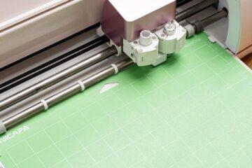 Zu sehen ist das Beitragsbild 1 zum Thema: Plotter-Schneidematte reinigen und pflegen